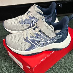 New Balance Kids' Navy brand new ! 13.5M